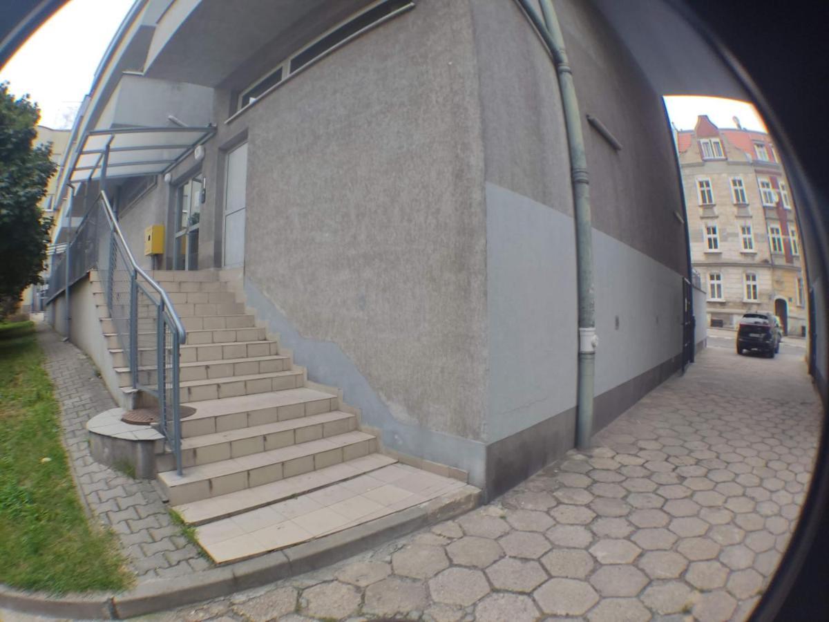 3030 Jana Spychalskiego 32 - Tanie Pokoje W Apartamencie - Samodzielne Zameldowanie - Self Check In Poznań Exterior foto