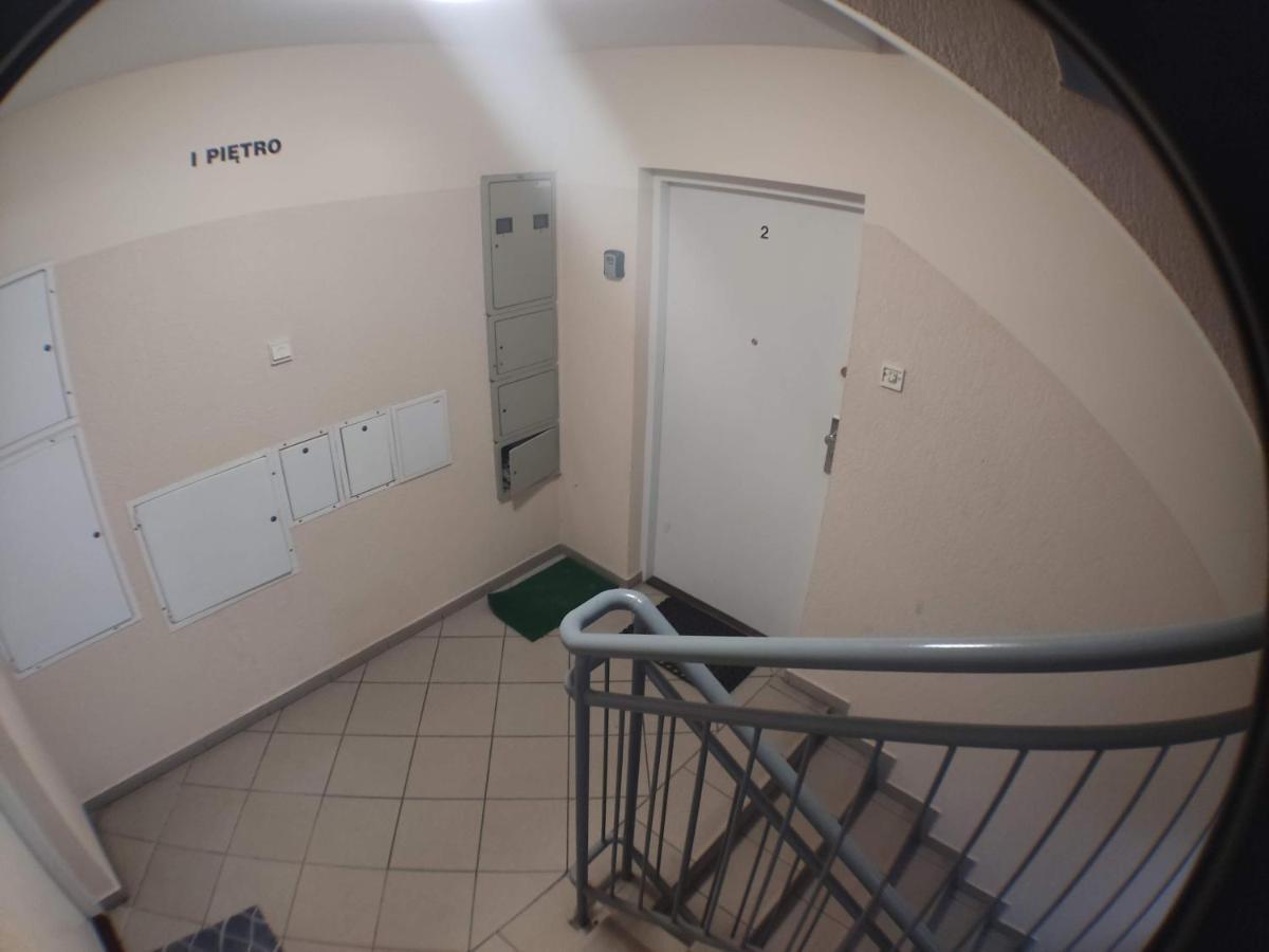 3030 Jana Spychalskiego 32 - Tanie Pokoje W Apartamencie - Samodzielne Zameldowanie - Self Check In Poznań Exterior foto