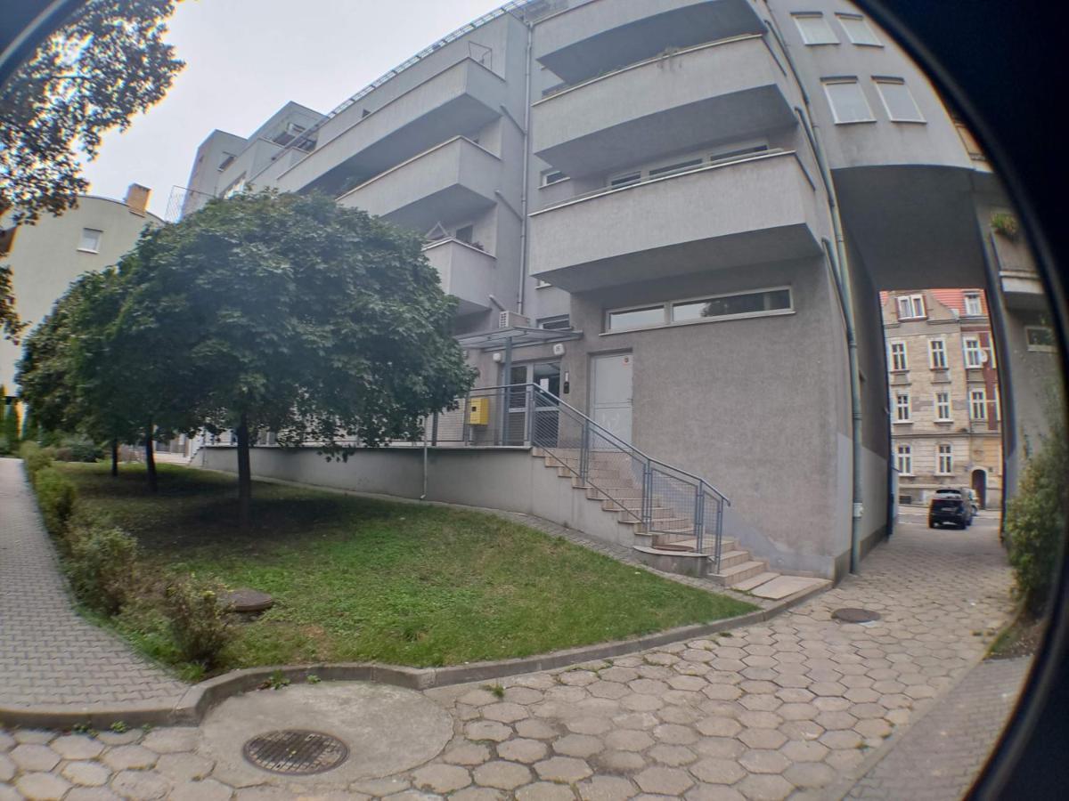 3030 Jana Spychalskiego 32 - Tanie Pokoje W Apartamencie - Samodzielne Zameldowanie - Self Check In Poznań Exterior foto