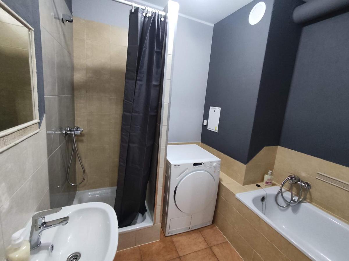 3030 Jana Spychalskiego 32 - Tanie Pokoje W Apartamencie - Samodzielne Zameldowanie - Self Check In Poznań Exterior foto
