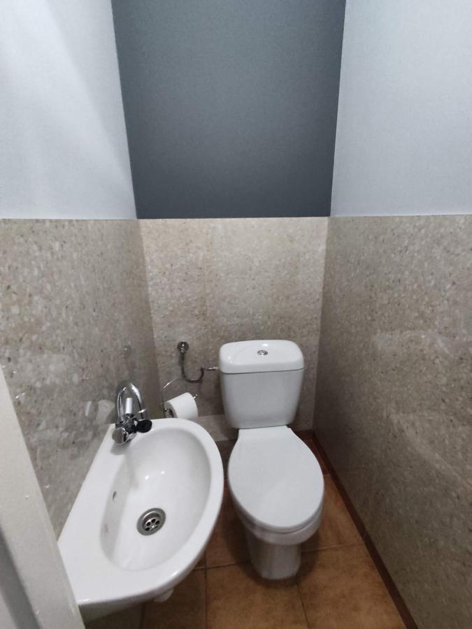 3030 Jana Spychalskiego 32 - Tanie Pokoje W Apartamencie - Samodzielne Zameldowanie - Self Check In Poznań Exterior foto