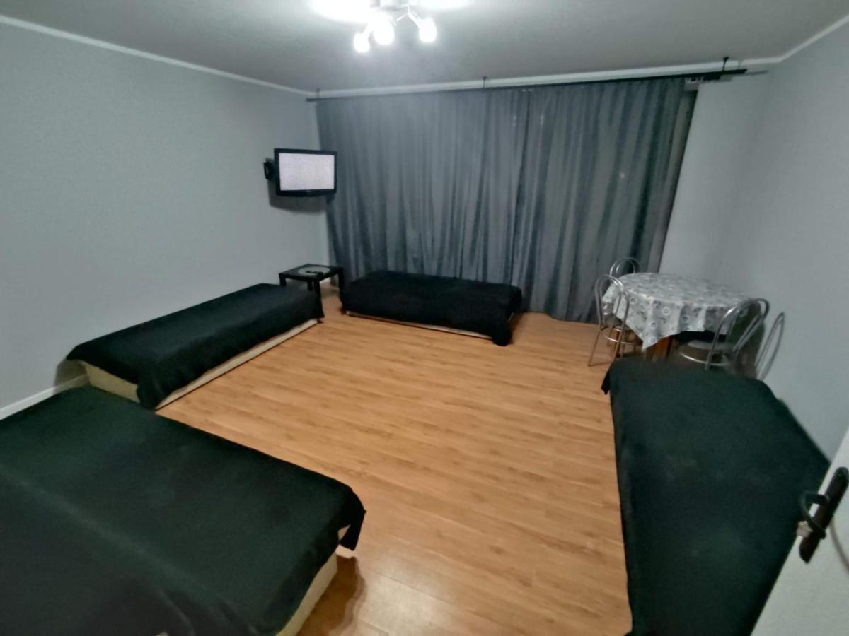 3030 Jana Spychalskiego 32 - Tanie Pokoje W Apartamencie - Samodzielne Zameldowanie - Self Check In Poznań Exterior foto