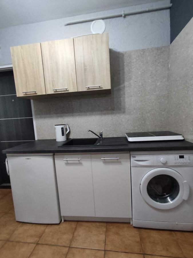 3030 Jana Spychalskiego 32 - Tanie Pokoje W Apartamencie - Samodzielne Zameldowanie - Self Check In Poznań Exterior foto