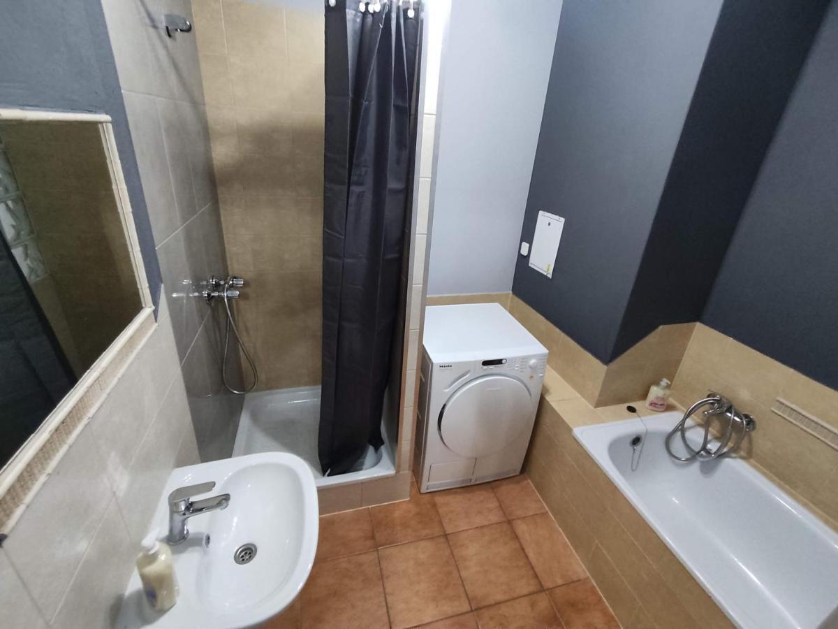 3030 Jana Spychalskiego 32 - Tanie Pokoje W Apartamencie - Samodzielne Zameldowanie - Self Check In Poznań Exterior foto