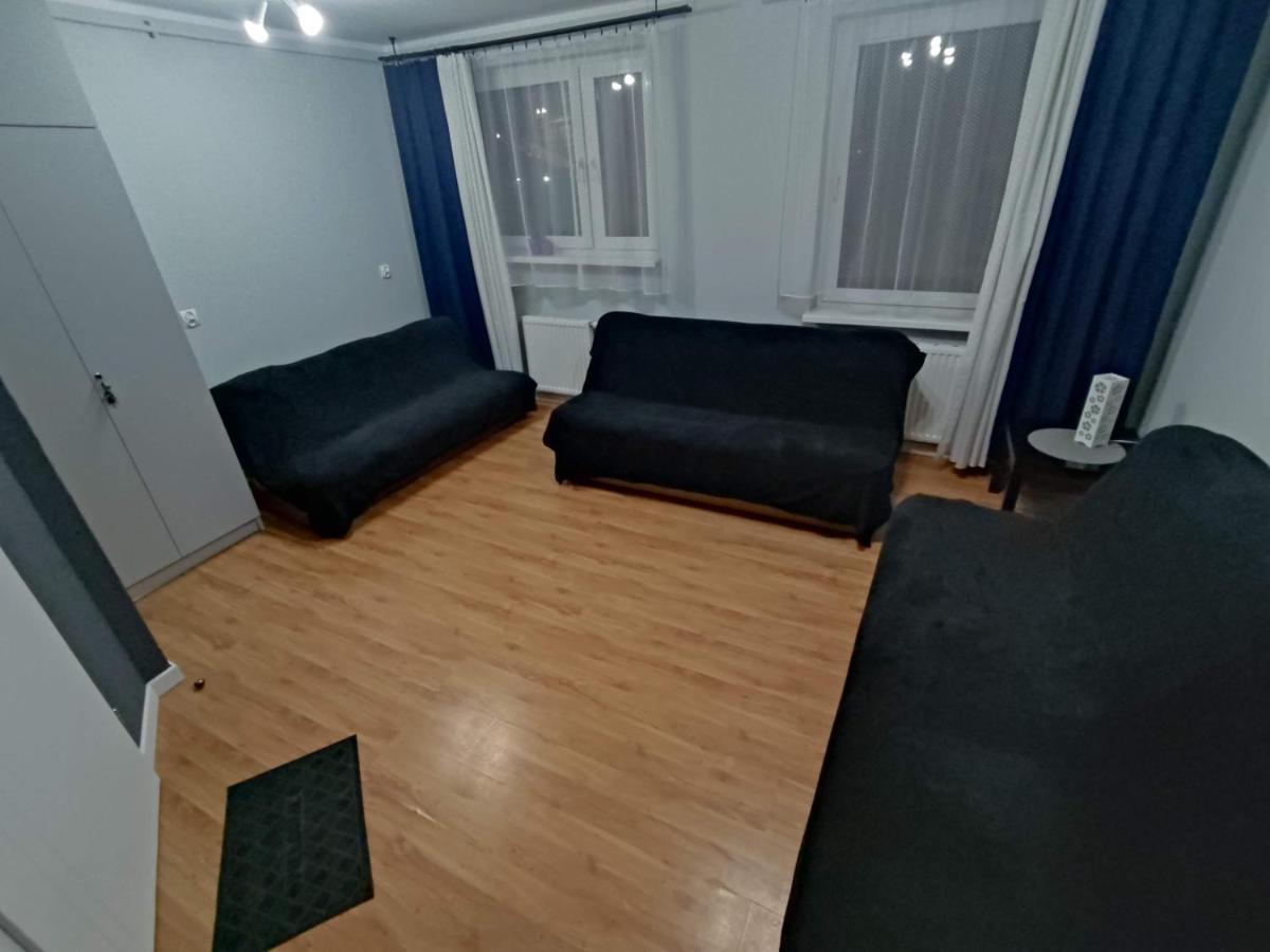 3030 Jana Spychalskiego 32 - Tanie Pokoje W Apartamencie - Samodzielne Zameldowanie - Self Check In Poznań Exterior foto