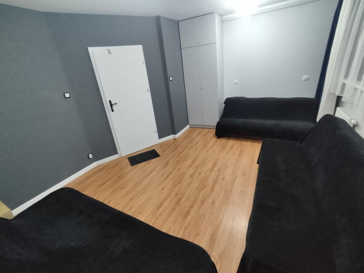 3030 Jana Spychalskiego 32 - Tanie Pokoje W Apartamencie - Samodzielne Zameldowanie - Self Check In Poznań Exterior foto