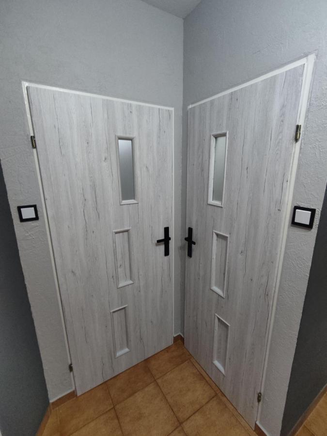 3030 Jana Spychalskiego 32 - Tanie Pokoje W Apartamencie - Samodzielne Zameldowanie - Self Check In Poznań Exterior foto